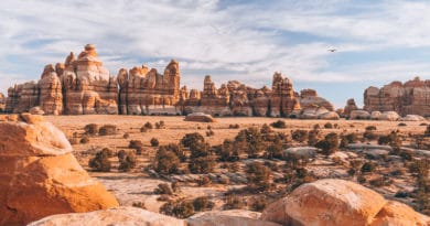 Hiking Chesler Park Loop Trail in Canyonlands National Park Hiking Chesler Park Loop Trail in Canyonlands National Park