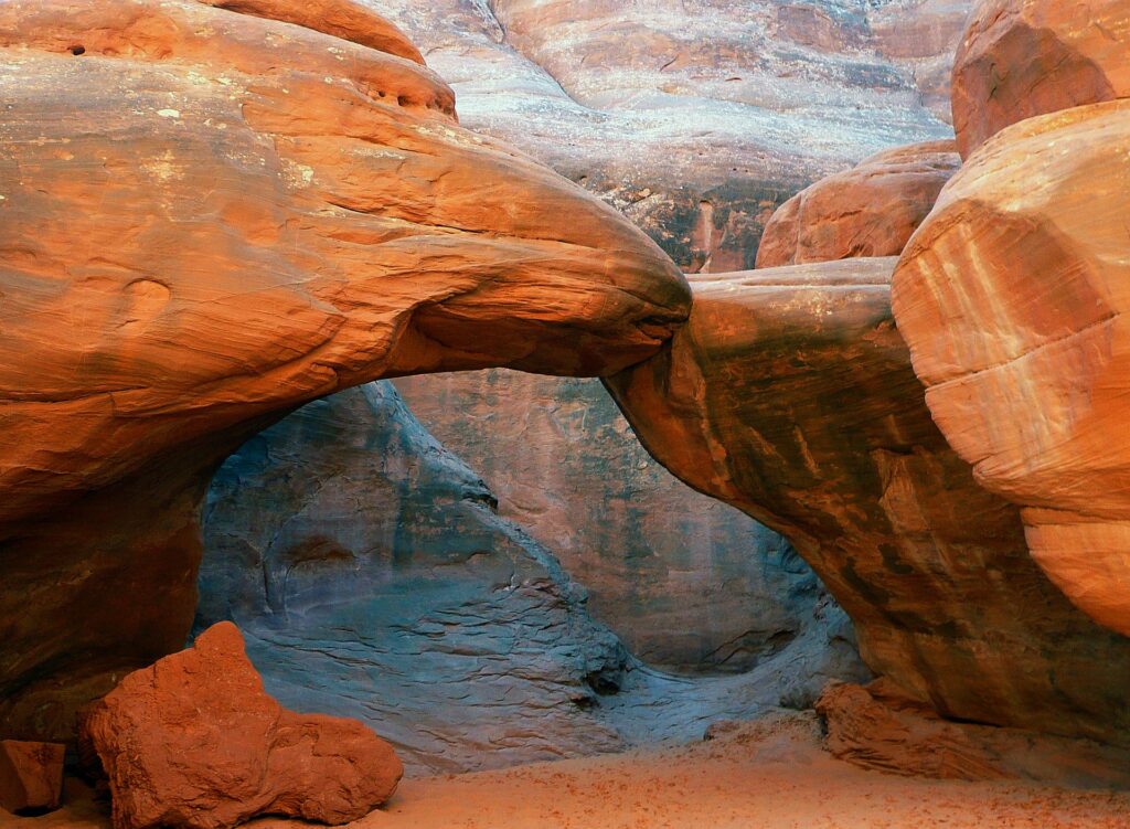 Sand Dune Arch