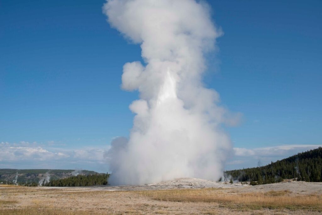 old faithful geyser erupting 