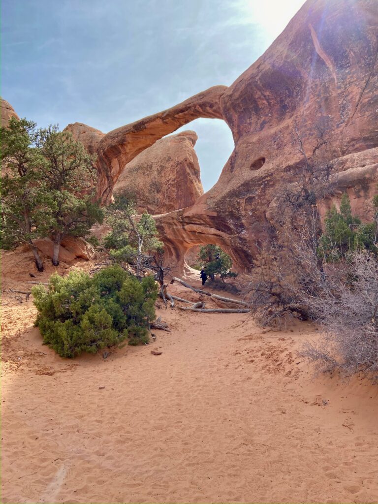 Two arches on top of each other.  